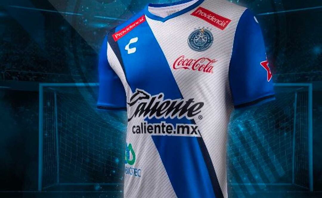 En la historia del Club Puebla, varias han sido las empresas que han vestido a los jugadores | Foto: Especial