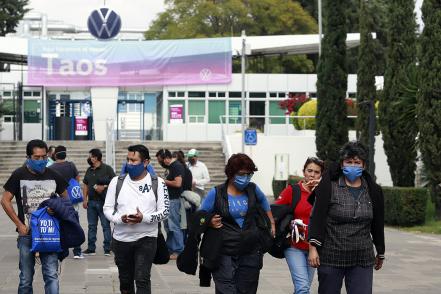 Otra vez programan paro técnico en VW por falta de partes