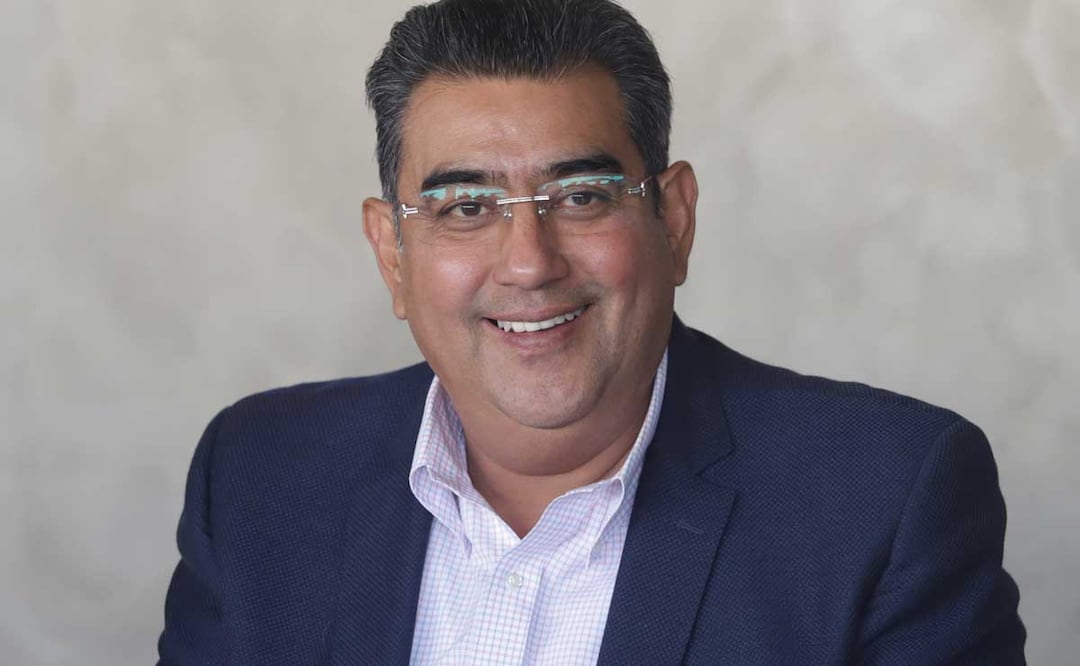 El Cogreso local designó la madrugada de este jueves 15 de diciembre a Sergio Salomón Céspedes Peregrina como gobernador sustituto | Foto: Agencia Es Imagen para El Universal Puebla