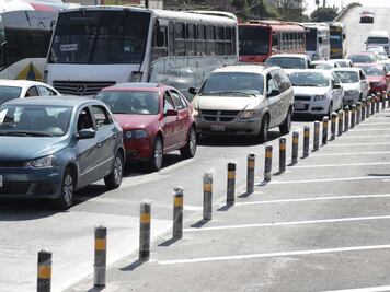 Que siempre sí: Lalo Rivera quitará algunos bolardos