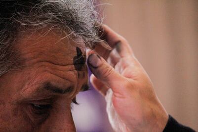 Te decimos de qué está hecha la cruz negra del Miércoles de Ceniza