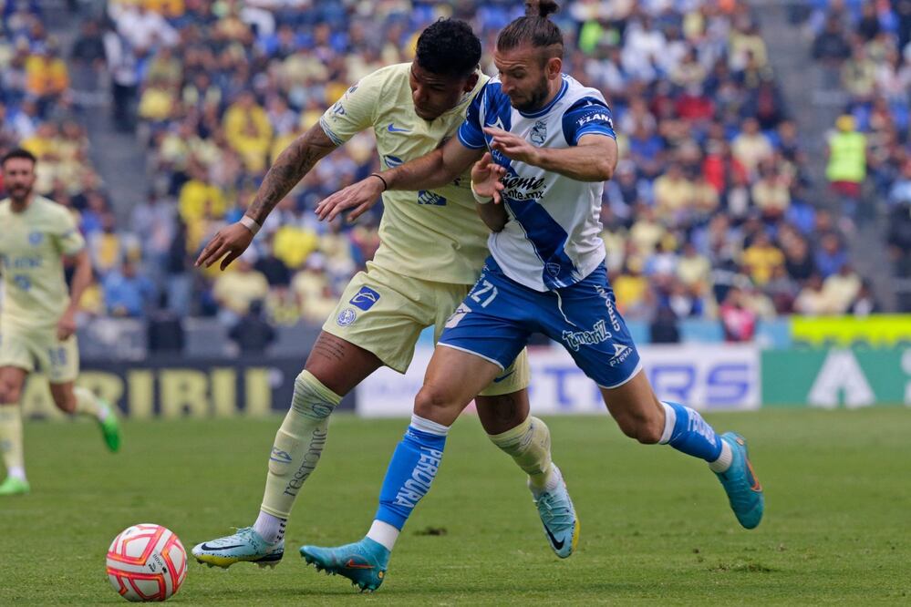 Club Puebla y Águilas del América, se enfrentaron en la jornada 17. Foto: Cuartoscuro