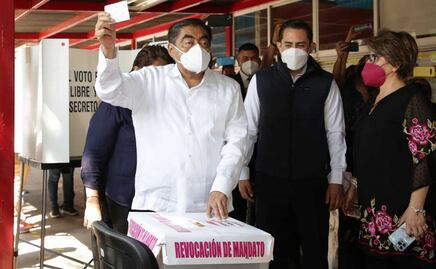 Consulta popular en Puebla se realiza sin violencia: Barbosa