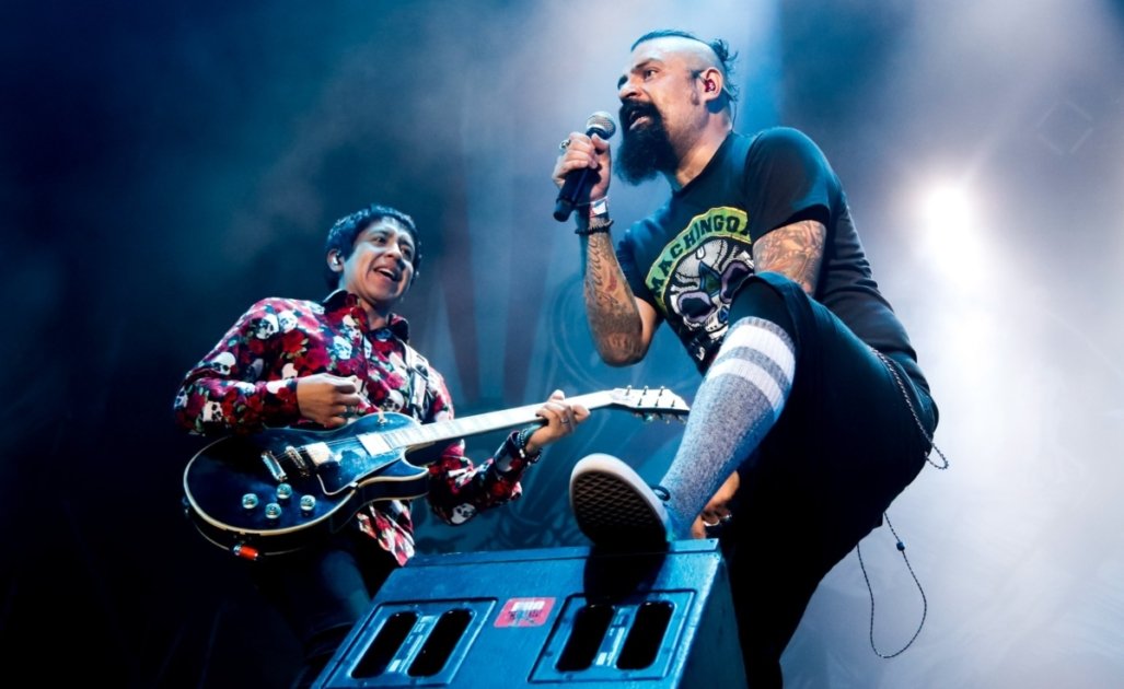Panteón Rococó se ha consolidado como una de las bandas más destacadas en México, extendiendo su influencia más allá de las fronteras nacionales. 

Foto: Producción El Universal Puebla