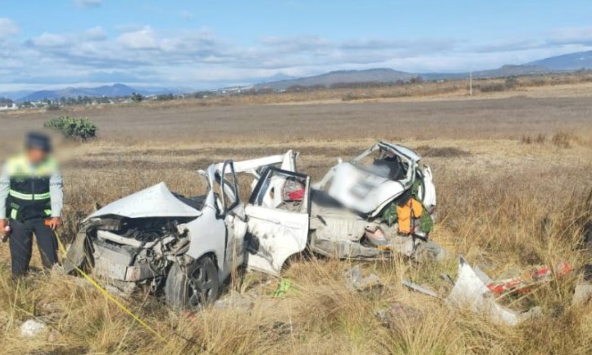 Un autobús de ADO con personal de Audi chocó contra un vehículo / Foto: GN Carreteras
