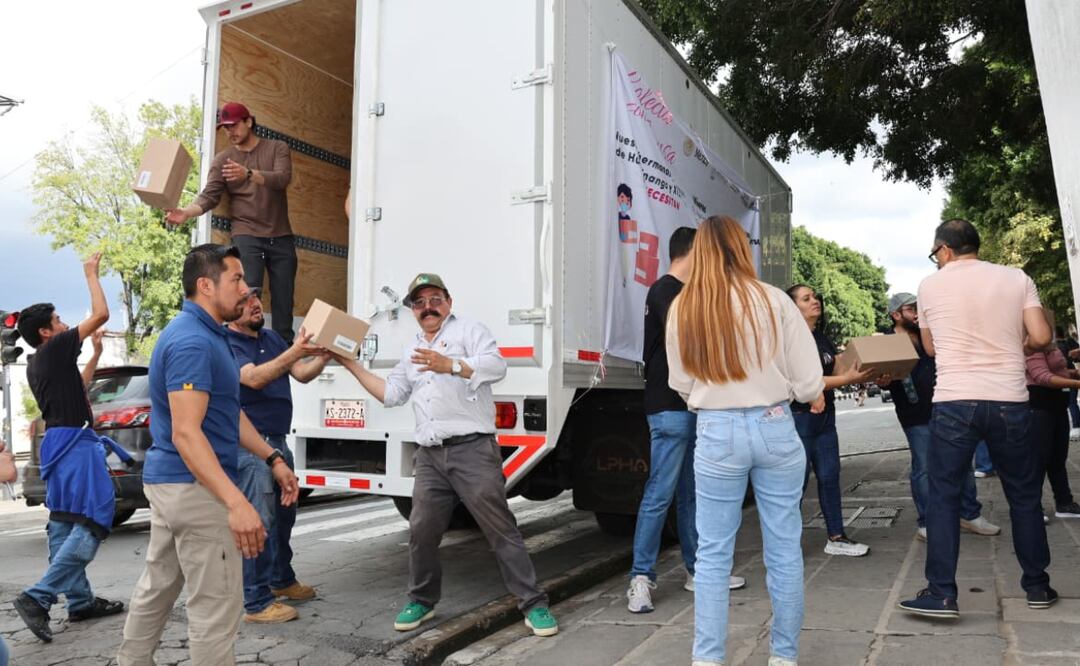 Envía SEDIF cinco camiones más con ayuda humanitaria durante fin semana | Foto: Gobierno de Puebla.