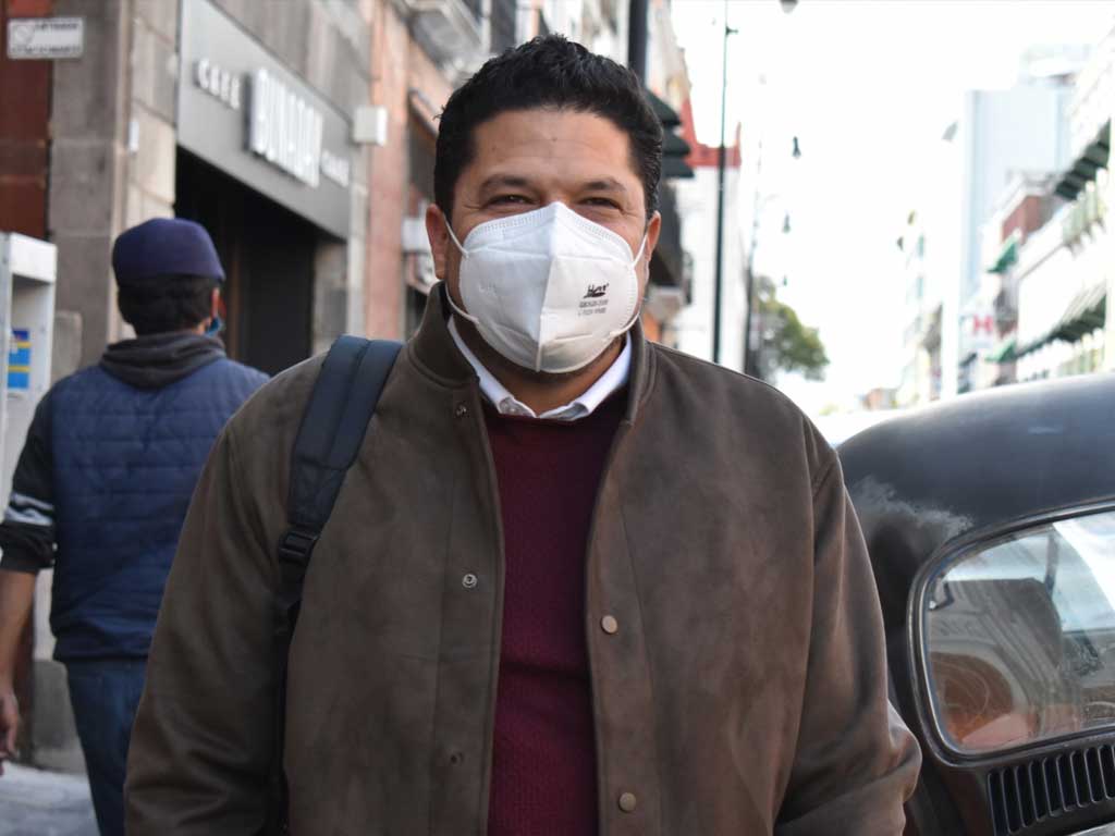 Gabriel Biestro debe estar al lado de los trabajadores, señala Barbosa