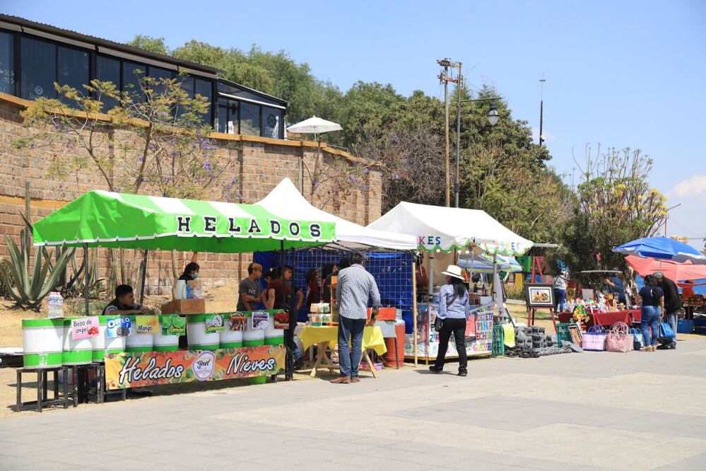 Los negocios de turismo y comida son los de mayor ganancia en Puebla / Foto: EsImagen