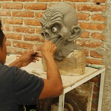 Monstermanía, la fábrica de máscaras de terror de Yehualtepec