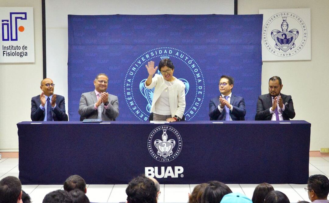 Director del Instituto de Fisiología de la BUAP Fabián Galindo Ramírez, realizó su Primer Informe de Labores. | Foto: BUAP
