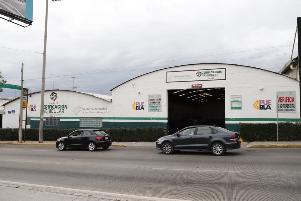 Con el holograma E los vehículos quedan exentos de la obligación de acudir a un centro de verificación | Foto: EsImagen para El Universal Puebla
