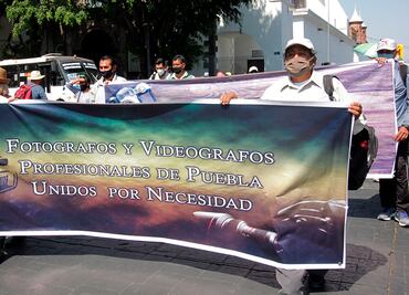 Exigen apoyo fotógrafos de sociales tras un año sin trabajo