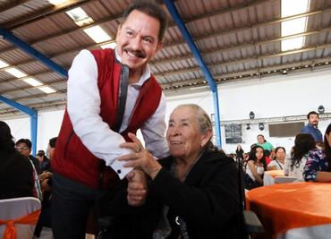 Maestros poblanos contribuyen al desarrollo social: Nacho Mier