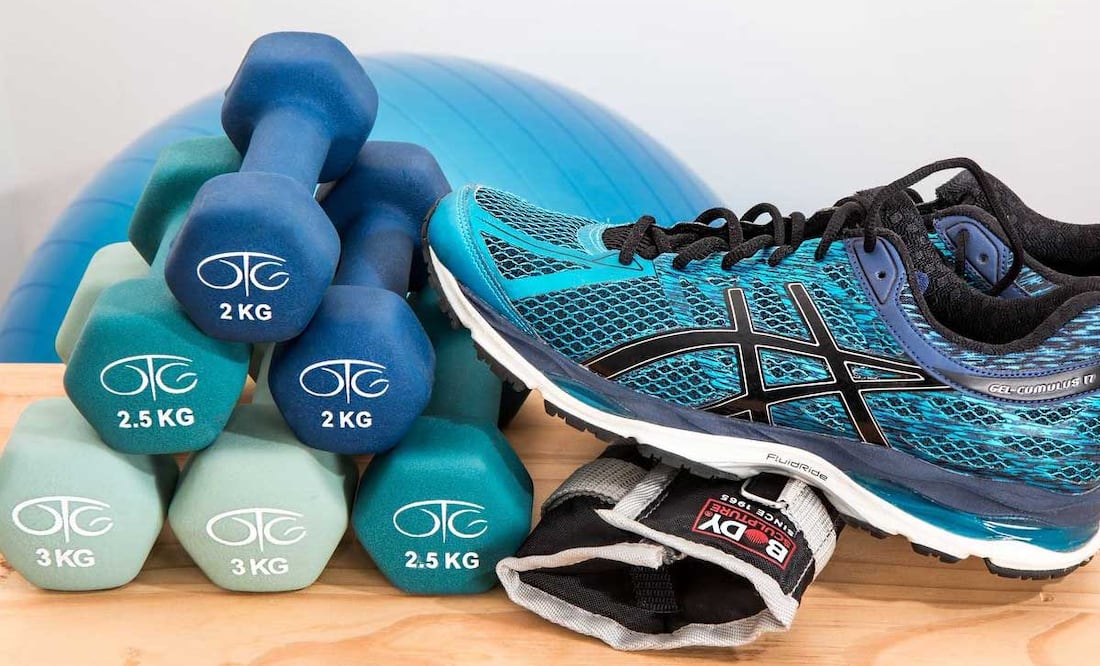 Cada inicio de año es común ver los gimnasios repletos de personas que quieren cumplir su propósito de Año Nuevo I Foto PIXABAY