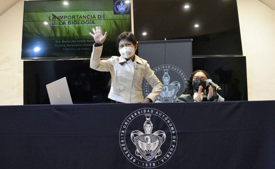 La impartió a estudiantes de la Preparatoria Emiliano Zapata | Foto: BUAP