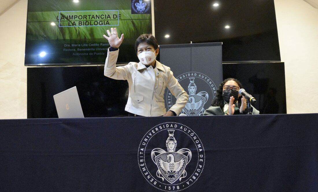 La impartió a estudiantes de la Preparatoria Emiliano Zapata | Foto: BUAP