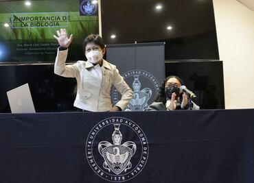 Lilia Cedillo dicta conferencia con motivo del Día del Biólogo