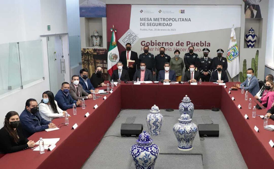 Este viernes, el gobernador de Puebla sostuvo una reunión sobre seguridad en la zona metropolitana | Foto: Twitter Sergio Salomón
