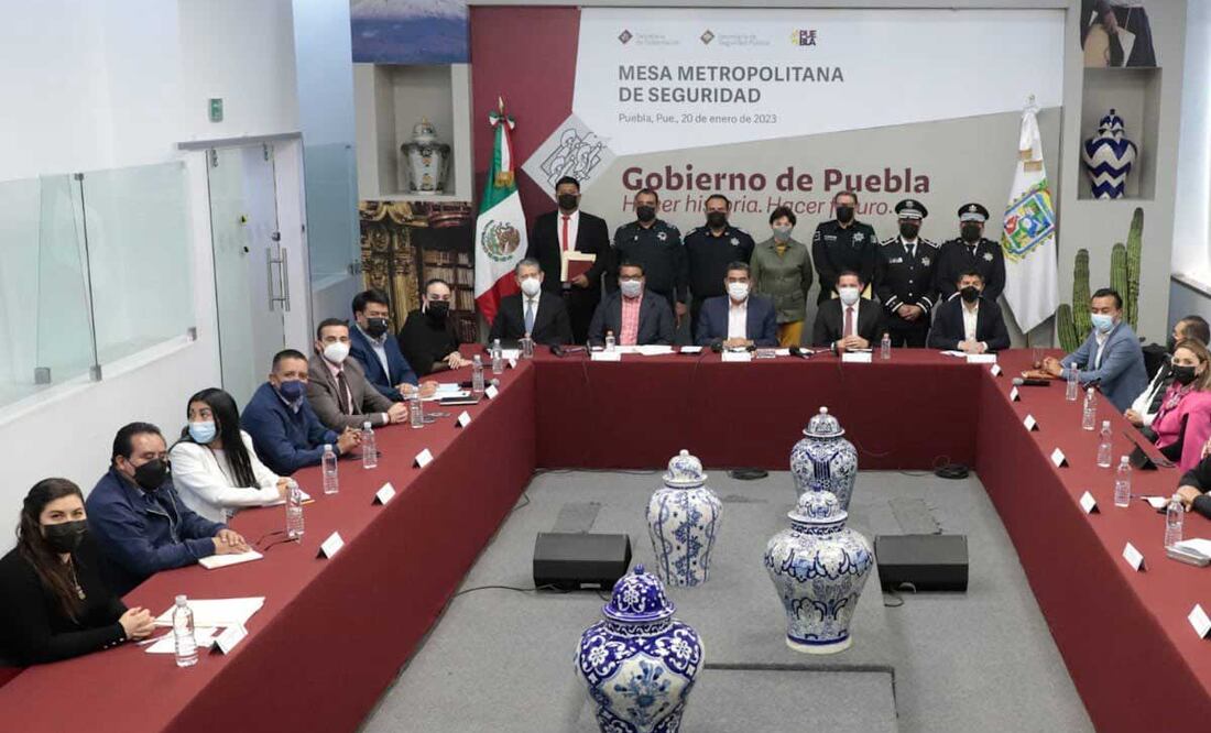 Este viernes, el gobernador de Puebla sostuvo una reunión sobre seguridad en la zona metropolitana | Foto: Twitter Sergio Salomón