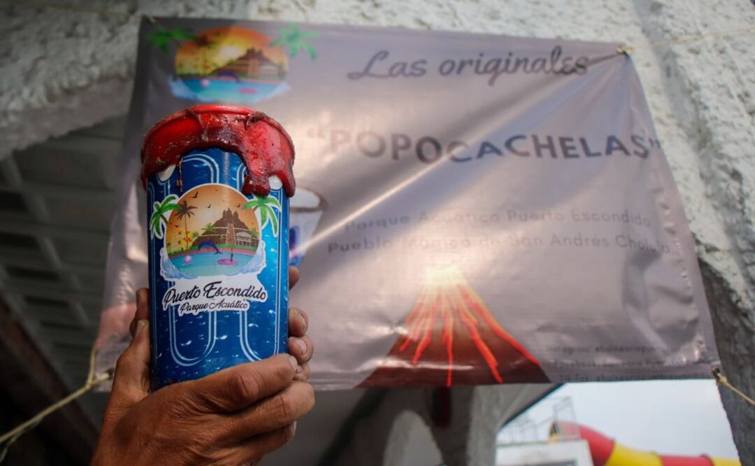 Muchos recuerdos nos dejó la histórica caída de ceniza del Popocatépetl, como la curiosa Popocachelatl | Foto: Agencia Es Imagen para El Universal Puebla