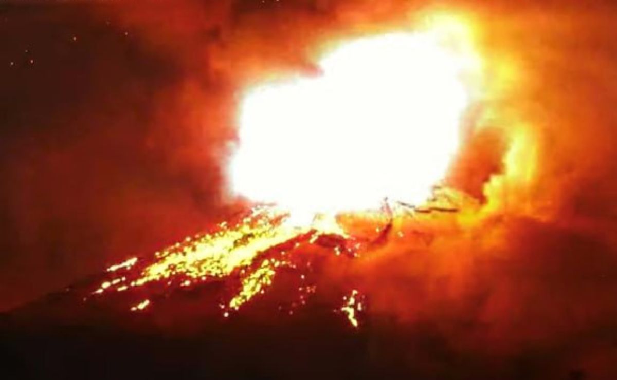 Volcán Popocatépetl presenta cuatro impresionantes explosiones