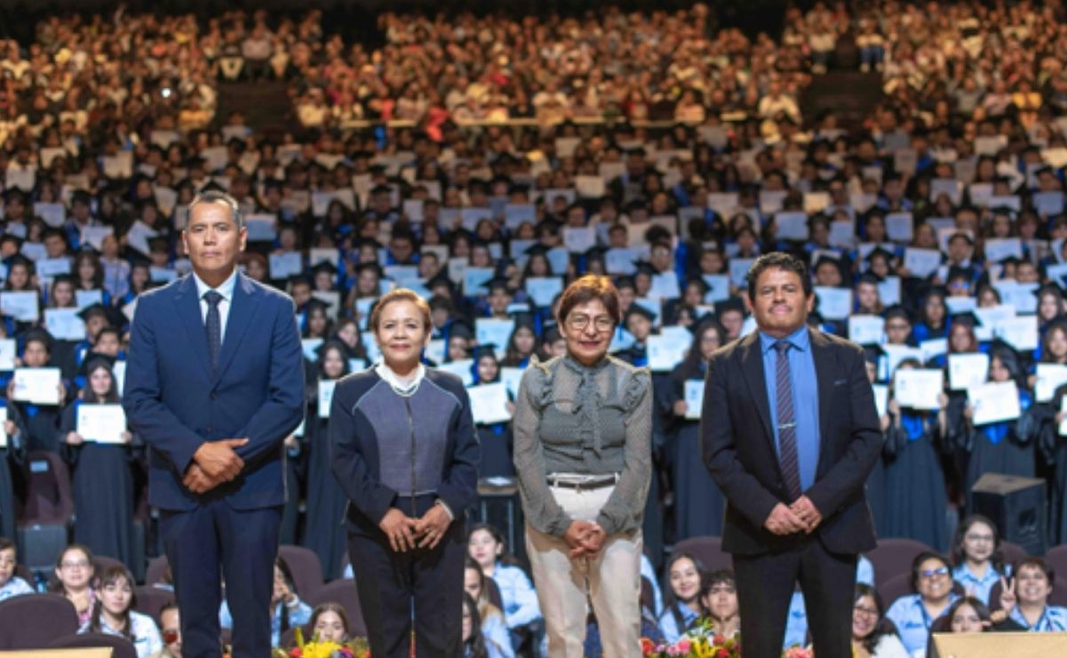 745 alumnos concluyeron sus estudios | Foto: Buap