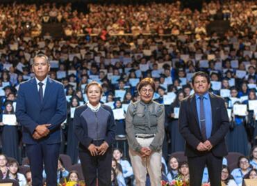 Alumnos de la Preparatoria 2 de Octubre de 1968 concluyen sus estudios