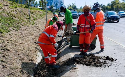 Gobierno de Pepe Chedraui intensifica limpieza de cunetas en Bulevar Atlixcáyotl ante temporada de lluvias