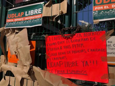 Sigue cerrada la UDLAP pese a compromisos