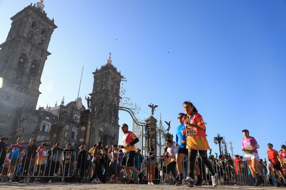 Las tres Líneas de RUTA y algunas alimentadoras modificarán sus recorridos por el Maratón Puebla 2024 / Foto: EsImagen
