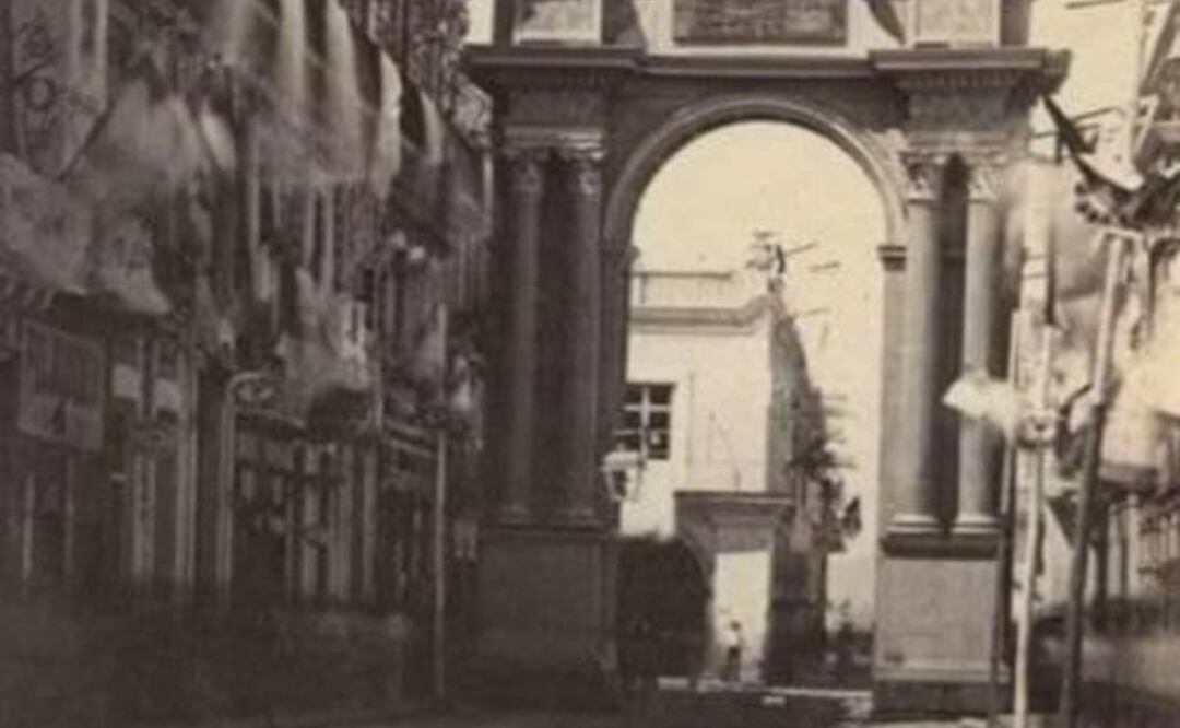 Los Arcos del Triunfo desaparecieron con el tiempo en la ciudad de Puebla | Foto: Facebook Puebla de Antaño