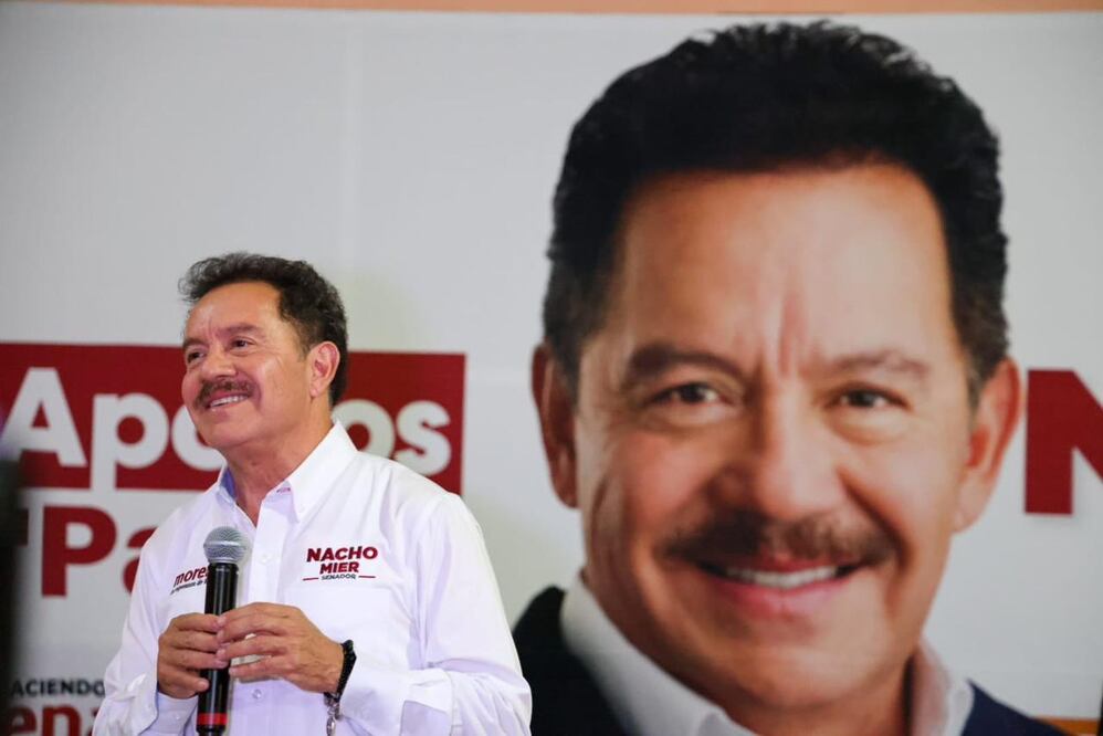 Nacho Mier acudió a una asamblea en Huaquechula | Foto:  Especial