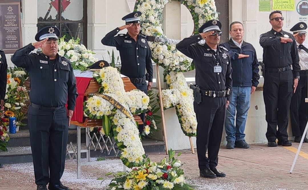 Familiares, compañeros y autoridades despidieron con honores al comandante Agustín Malo Martínez | Foto: EsImagen