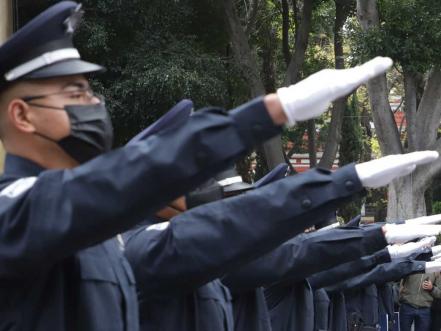 Son las ‘bobbies’ el origen del color de los uniformes de los policías del mundo