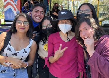 Lilia Cedillo asiste a la Feria de San Valentín en Ciudad Universitaria