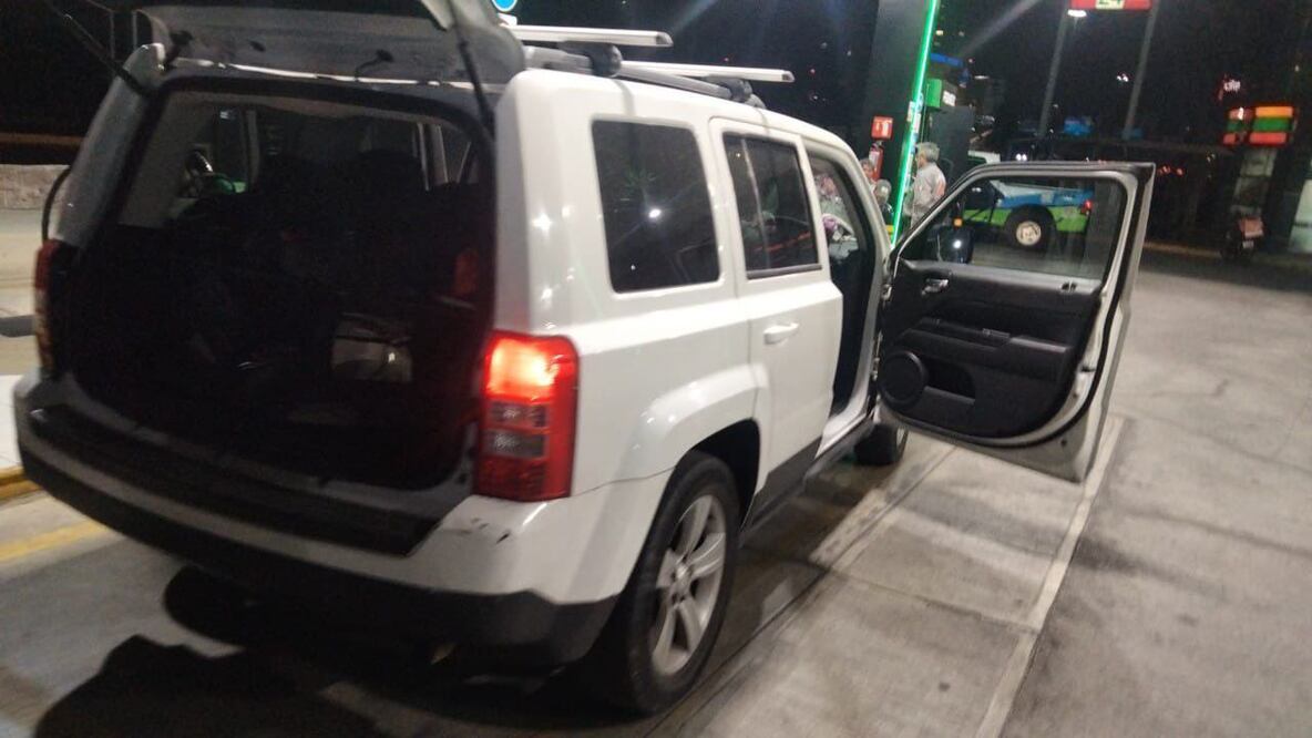 Los extranjeros detenidos iban a bordo de esta camioneta | Foto: Redes sociales