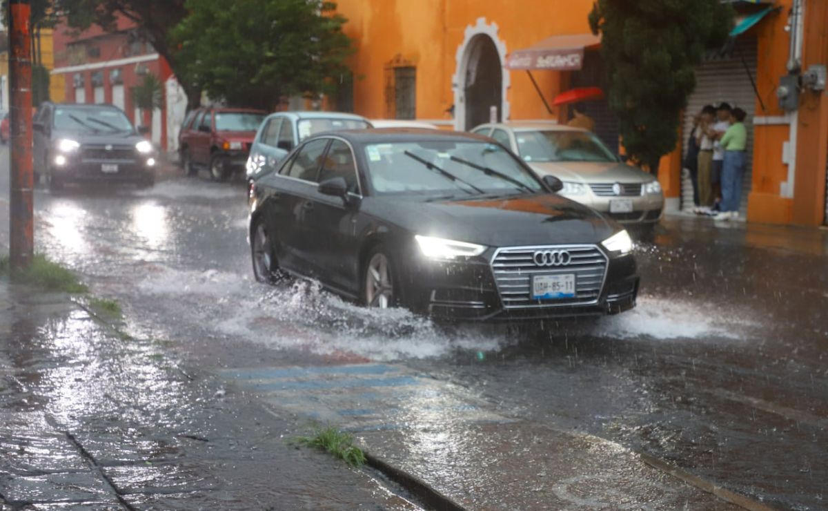 Lluvias ocasionan accidentes viales en varios puntos de Puebla