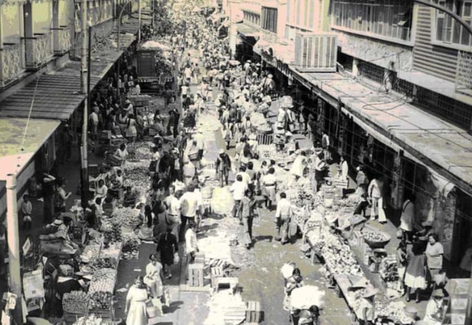Calle de los Gallos Puebla Antigua | Foto: Colección Gustavo Velarde Tritschler