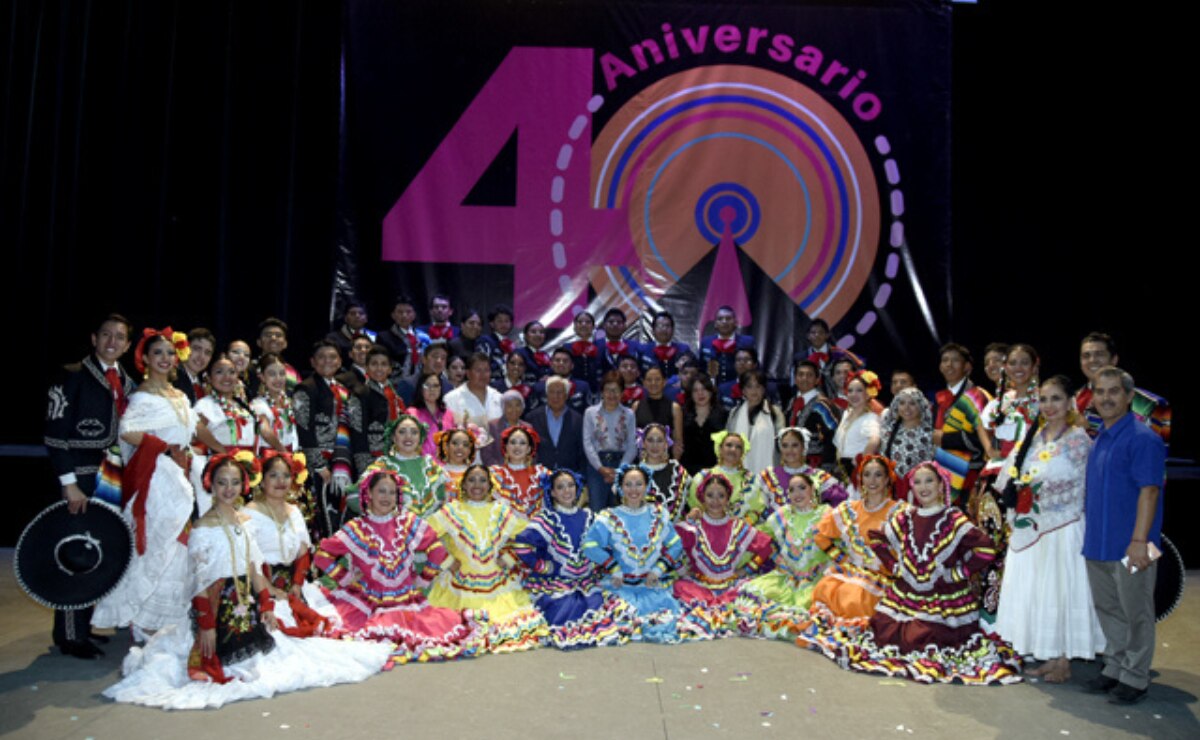 El Ballet Folklórico de la BUAP celebró su 40 aniversario con una función de gala en el teatro del Complejo Cultural Universitario (CCU) I Foto: BUAP