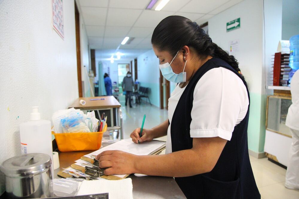 Si te interesa trabajar como enfermera o enfermero hay vacantes en hospitales de Puebla | Foto: EsImagen