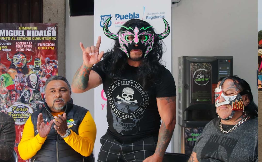 La lucha libre es uno de los deportes preferidos de las familias poblanas | Foto: Agencia Es Imagen para El Universal Puebla