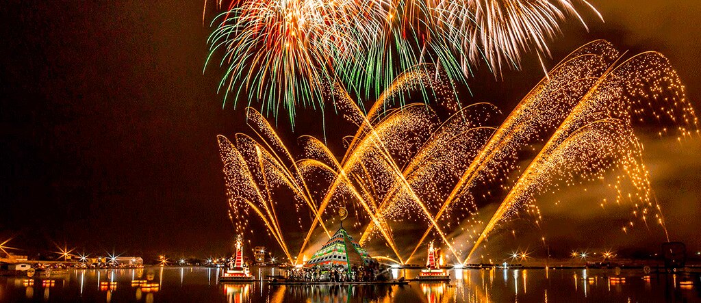 Todo está meticulosamente organizado para rendir un homenaje sincero a los fieles difuntos, haciendo de Chignahuapan un destino ideal para vivir esta festividad de manera auténtica y conmovedora. 
Foto: Producción El Universal Puebla