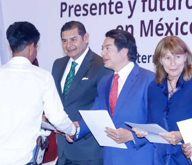 México levantará la Bandera Blanca del alfabetismo: Mario Delgado
