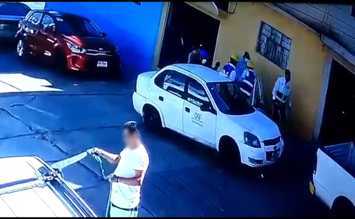 VIDEO. Asaltan a trabajadores de CFE mientras revisaban red