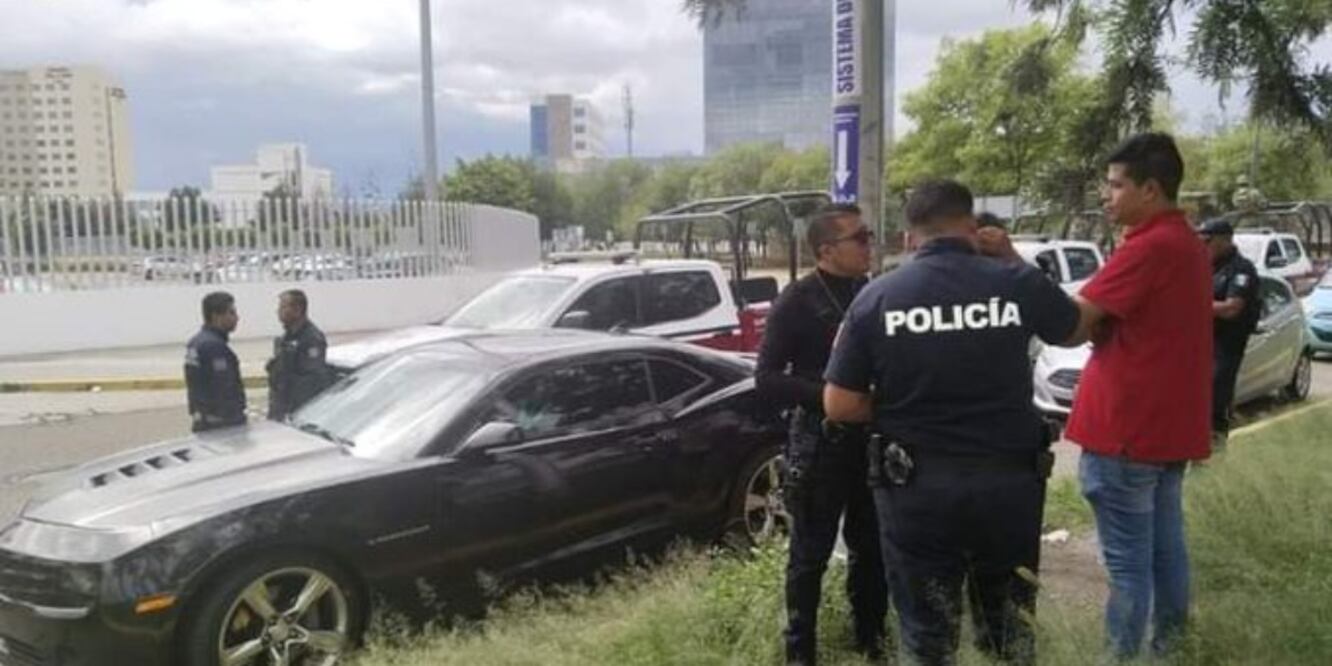 Adolescente fallece tras ser baleado a bordo de un  Camaro sobre bulevar Forjadores / Foto Encuadre Noticias