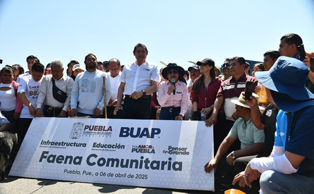 La Rectora Lilia Cedillo agradeció su apoyo para sumarse a las faenas I Foto: BUAP