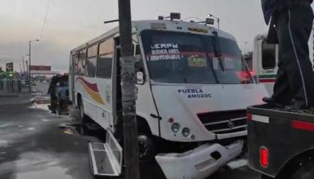 Muere automovilista en la Puebla-Tehuacán tras chocar con autobús
