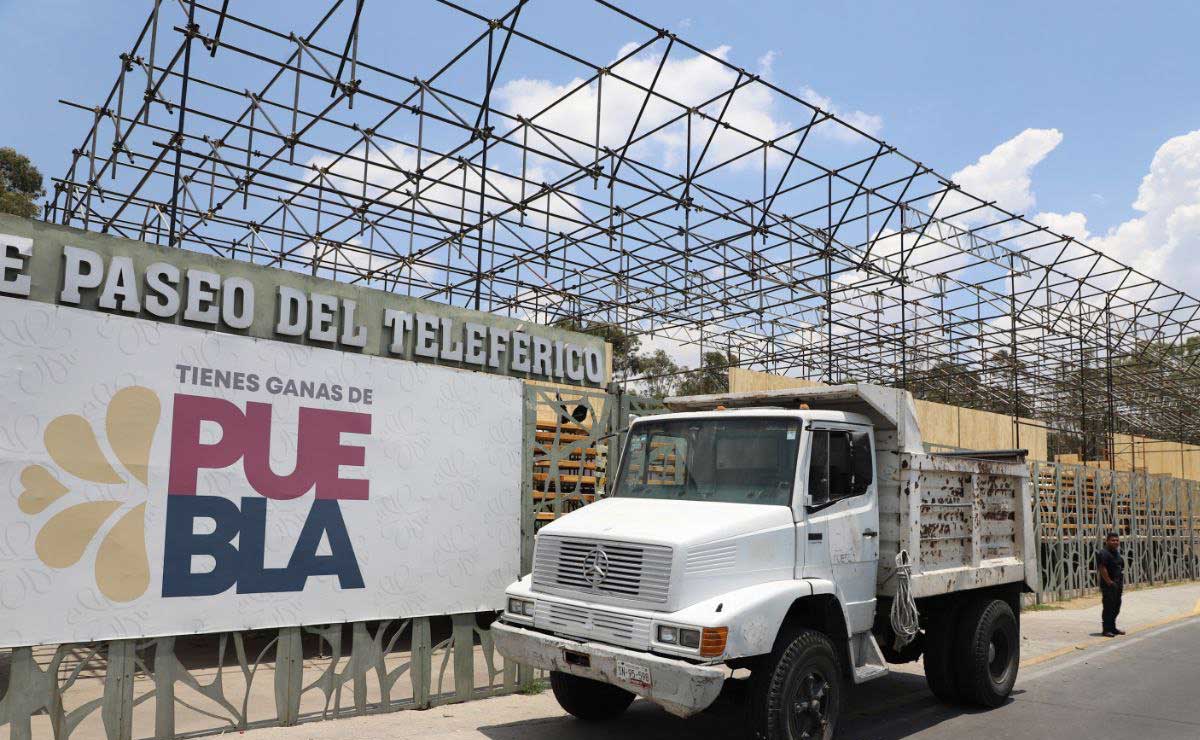 Avanza montaje de gradas para el desfile del 5 de mayo
