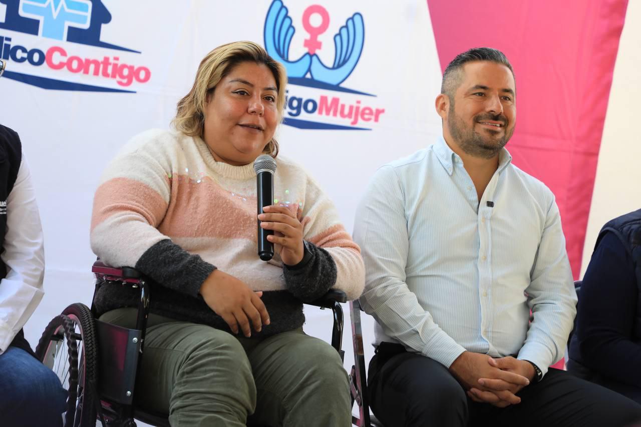 Realiza Ayuntamiento de Puebla 2ª entrega de 300 aparatos funciones y auditivos