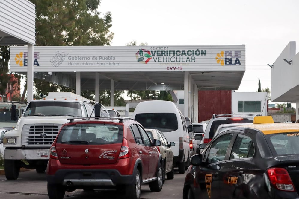 El calendario de verificación del segundo semestre de 2023 está a pocos días de concluir | Foto: Es Imagen para El Universal Puebla